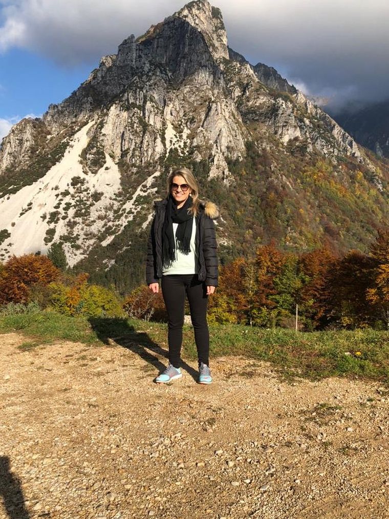 Roberta, fundadora da Greentrip, em viagem na montanha